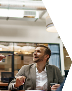 un client qui parle à son expert-comptable